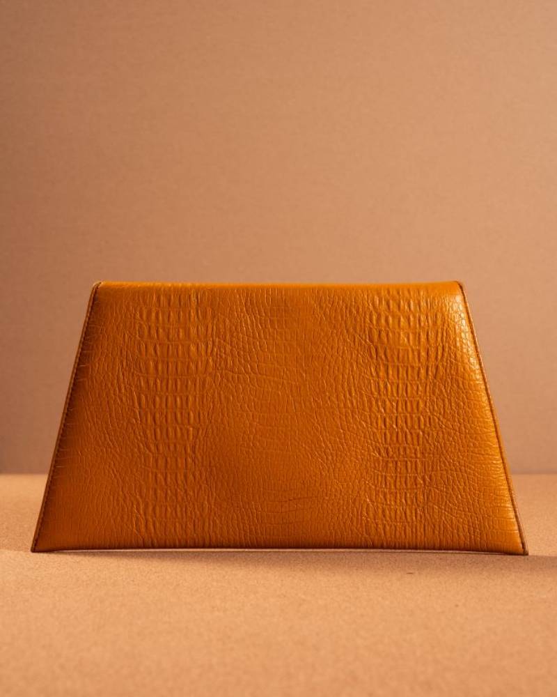 Envelope clutch