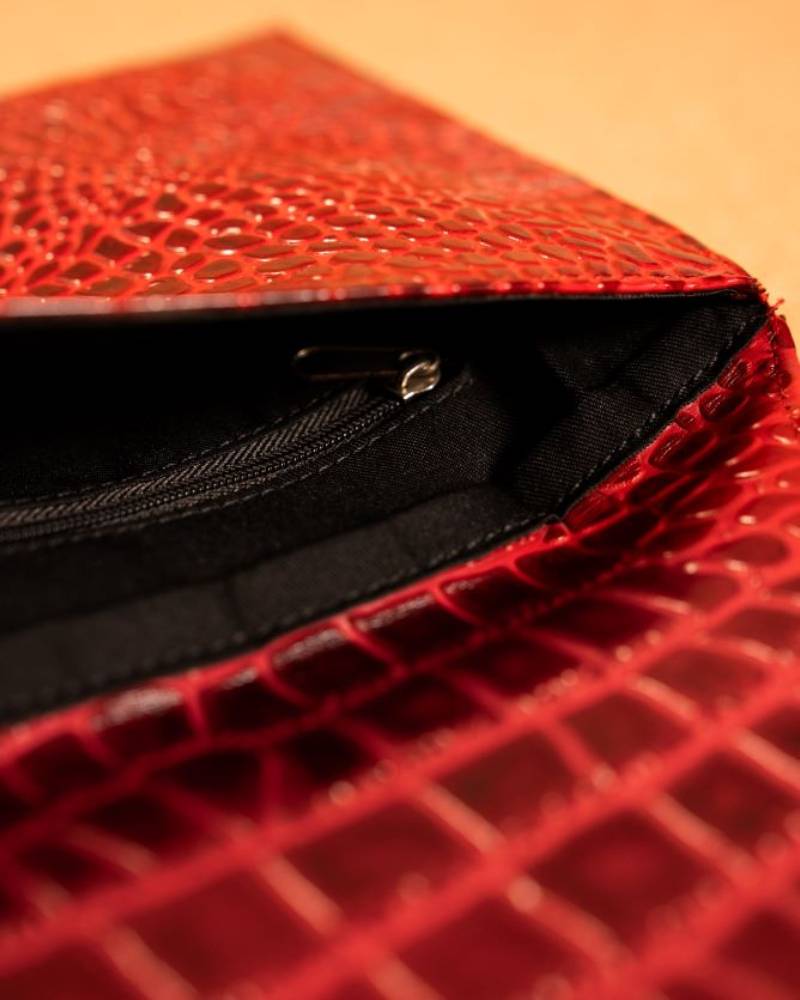 Envelope clutch